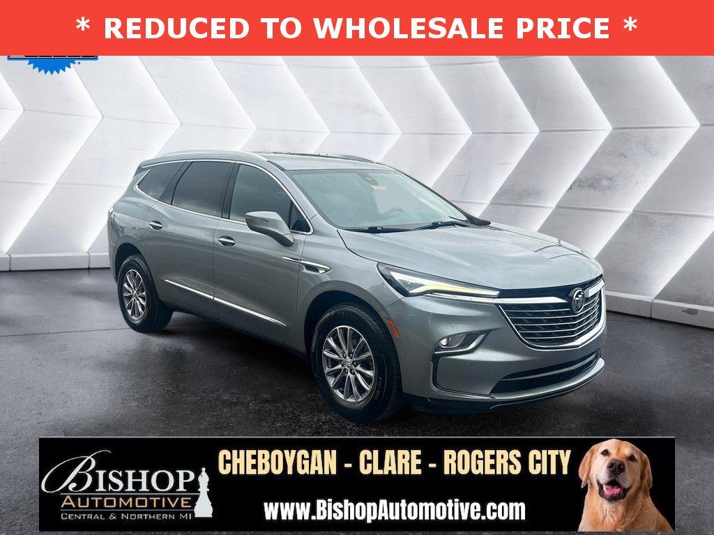2023 Buick Enclave Essence's photo