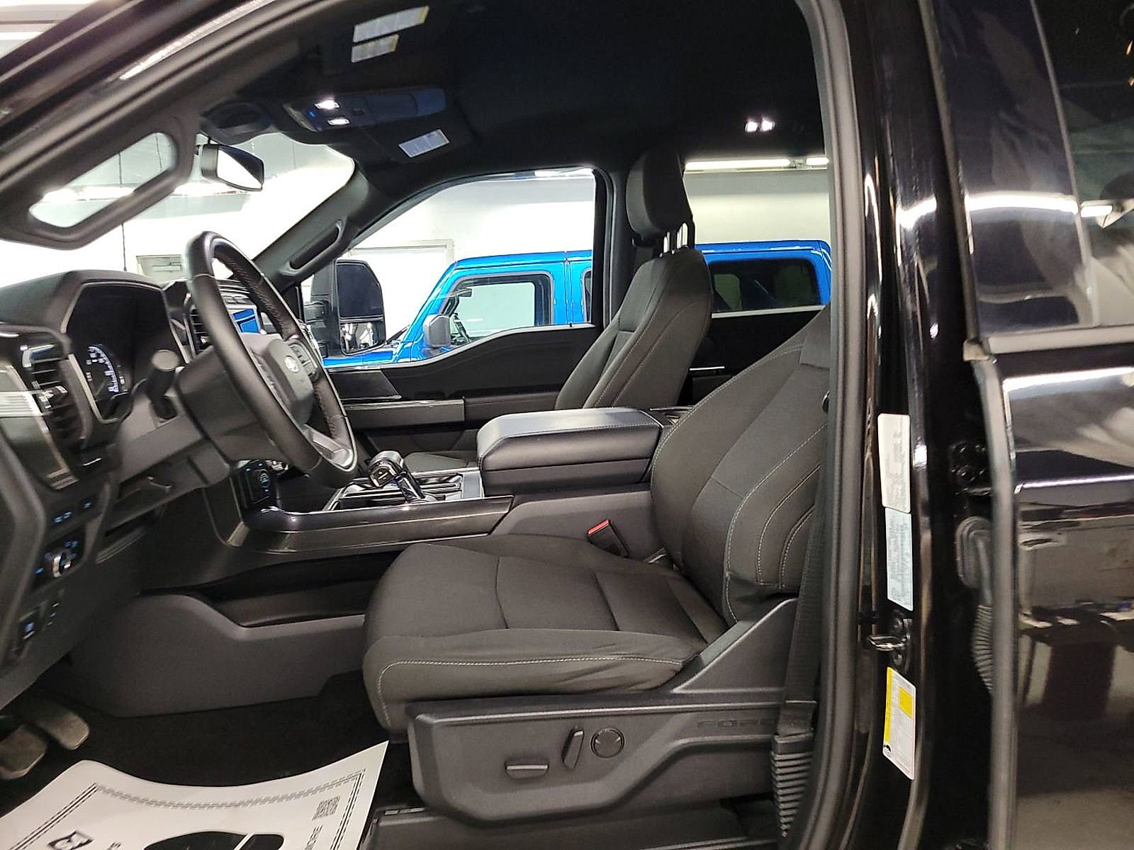 2023 Ford F-150 XLT photo 3