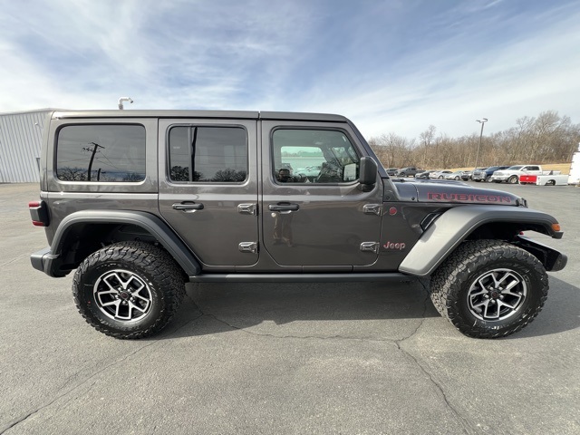 2025 Jeep Wrangler Rubicon photo 2