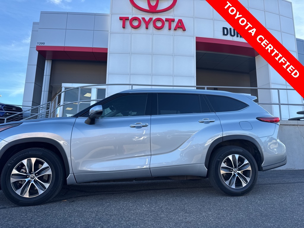 2021 Toyota Highlander XLE's photo
