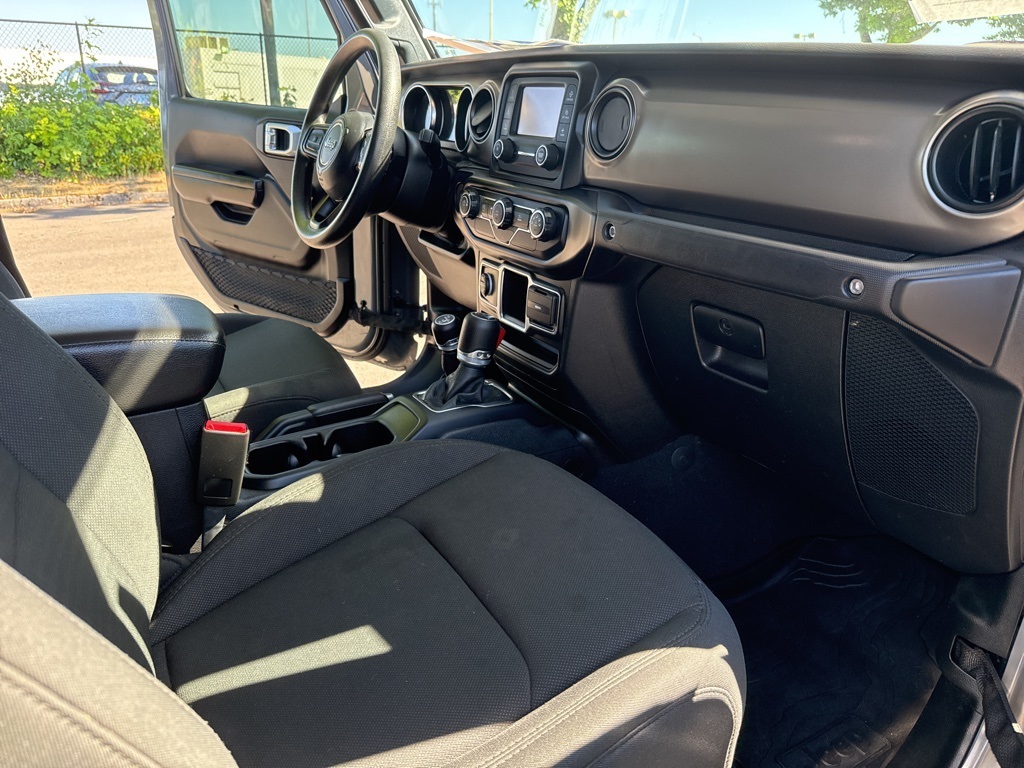 2021 Jeep Gladiator Sport photo 29