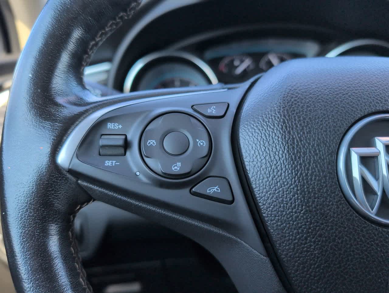 2018 Buick Envision Essence photo 28