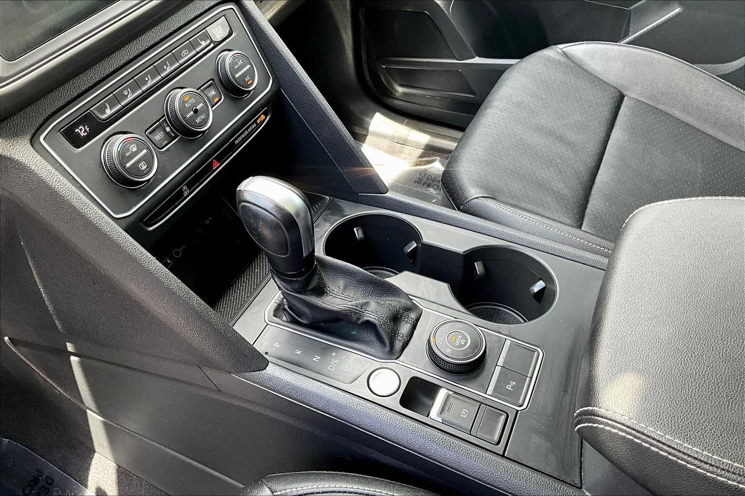 2021 Volkswagen Atlas SE Technology R-Line photo 15