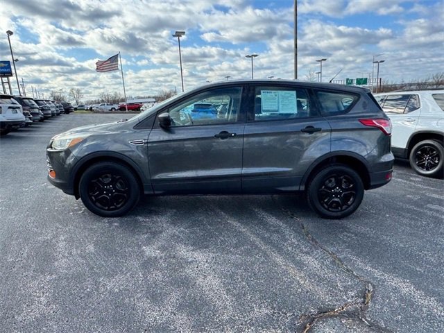 2016 Ford Escape S photo 2