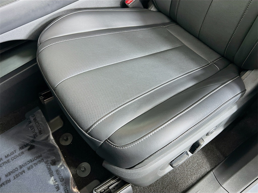 2025 Infiniti QX60 Luxe photo 16
