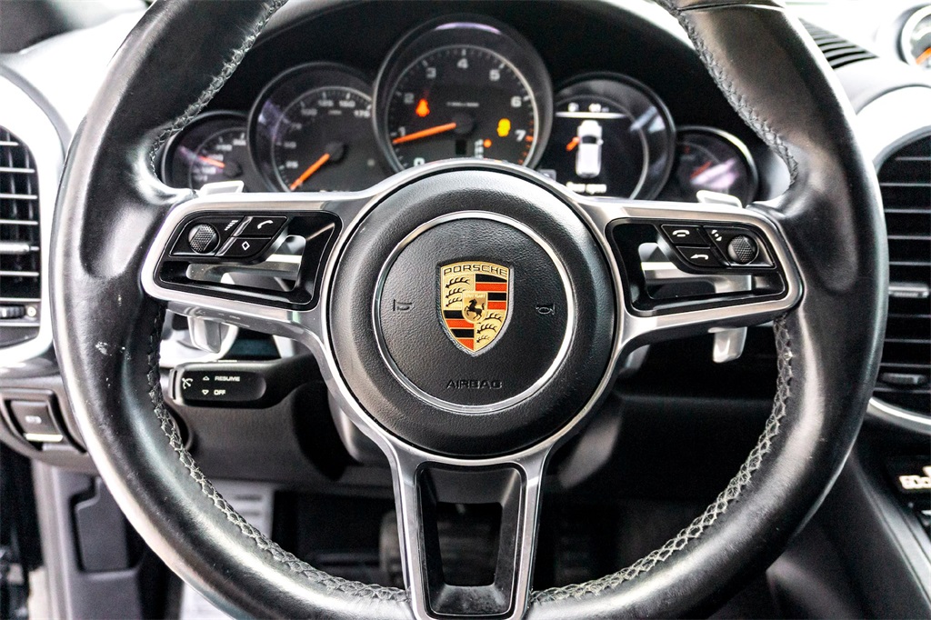 2018 Porsche Cayenne Base photo 16