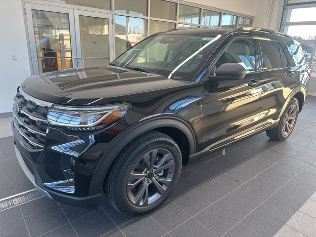 2026 Ford Explorer photo 3