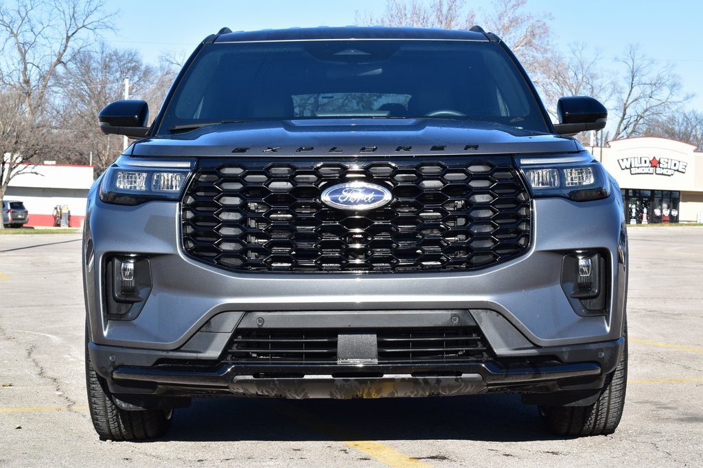 Used 2025 Ford Explorer ST-LINE with VIN 1FMUK8KH8SGB37917 for sale in Kansas City