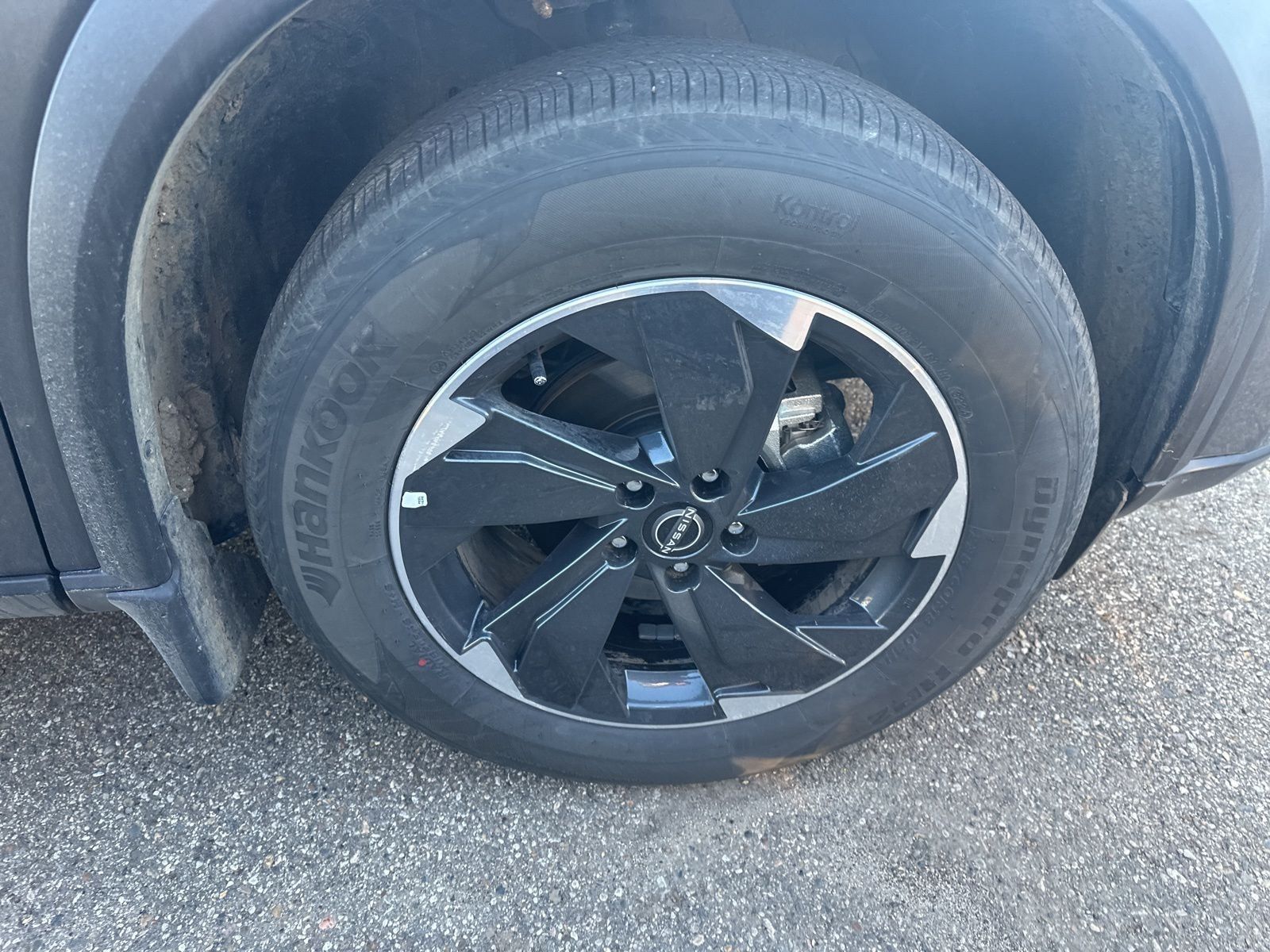 2025 Nissan Rogue SV photo 4