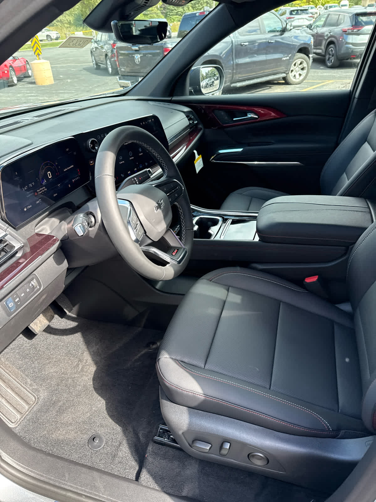 2026 Chevrolet Traverse Z71 photo 4