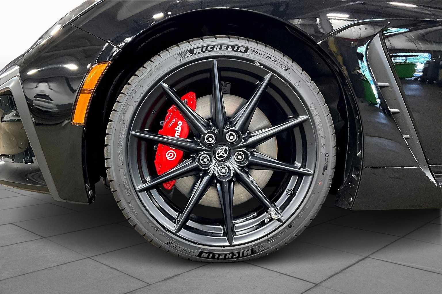 2025 Toyota GR86 Premium photo 11