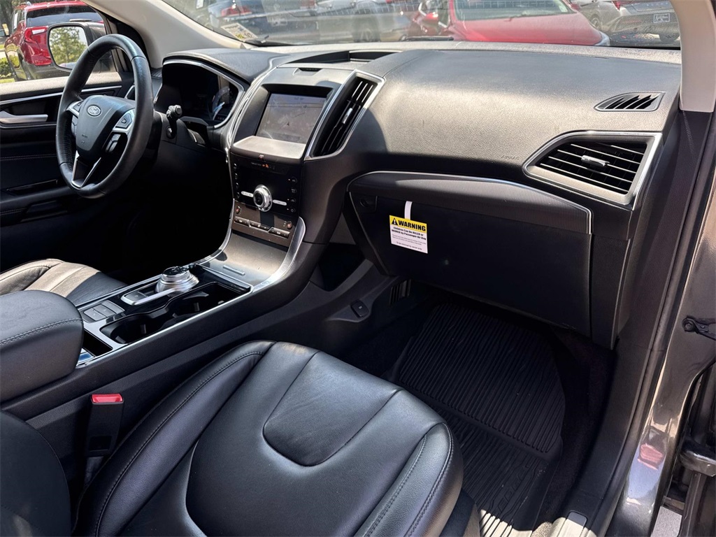 2020 Ford Edge Titanium photo 10