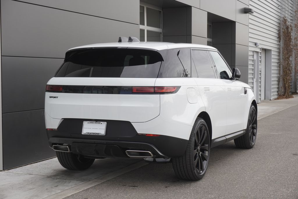 2025 Land Rover Range Rover Sport SE photo 2