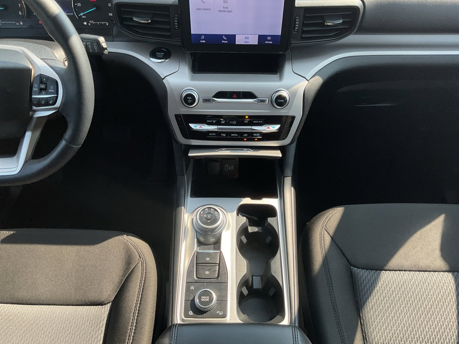 2023 Ford Explorer XLT photo 4
