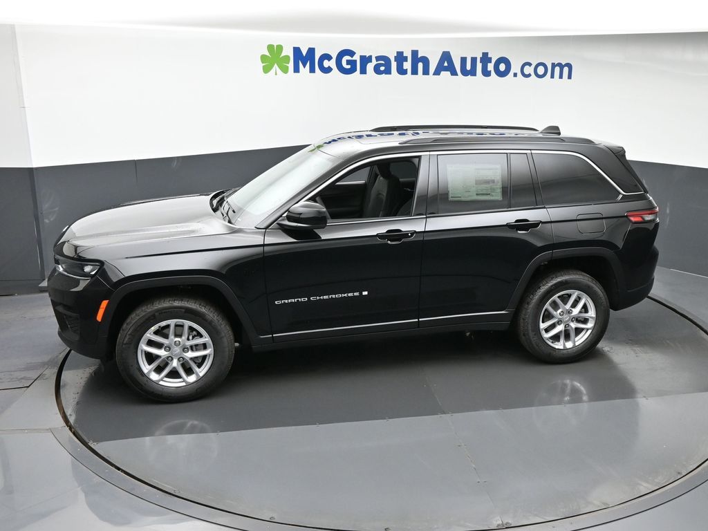 2025 Jeep Grand Cherokee Laredo X photo 17