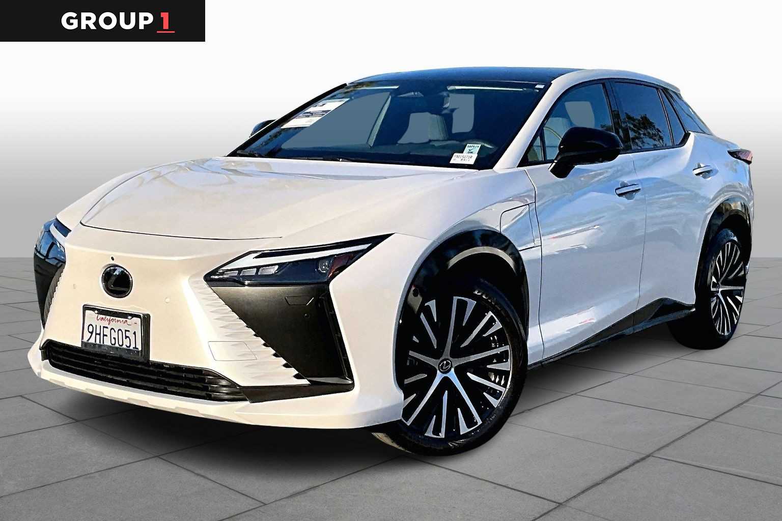 2023 Lexus RZ Luxury's photo