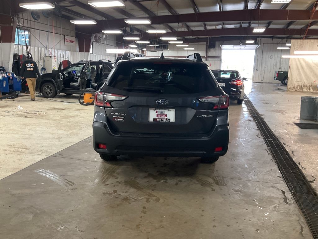 2025 Subaru Outback Premium photo 4
