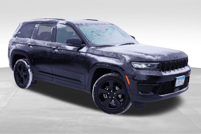 2023 Jeep Grand Cherokee Altitude's photo