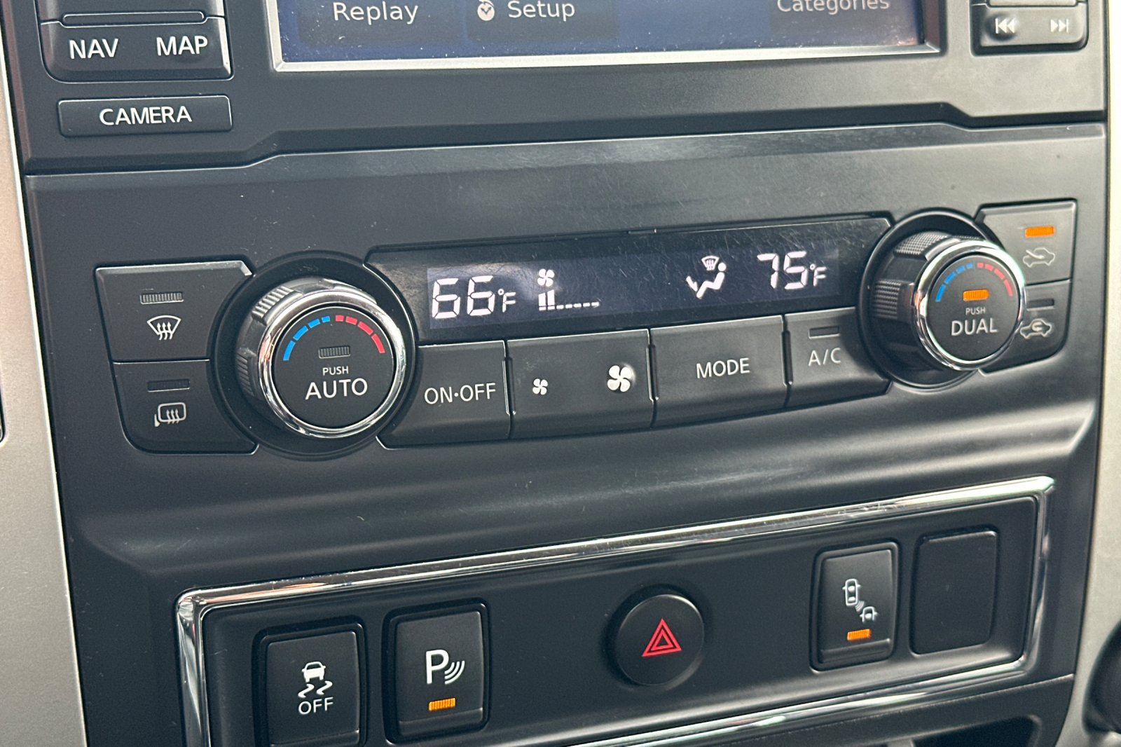 2018 Nissan Titan PRO-4X photo 14