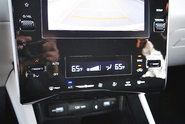 Used 2024 Gray Hyundai SEL image 27