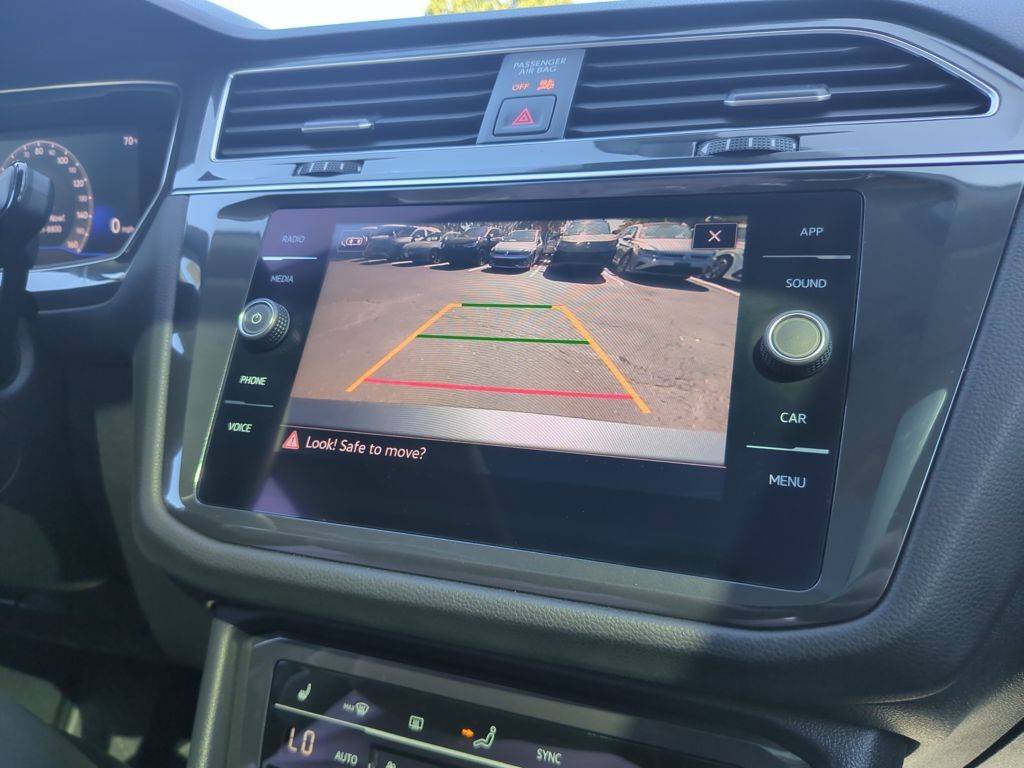 2022 Volkswagen Tiguan SE photo 20