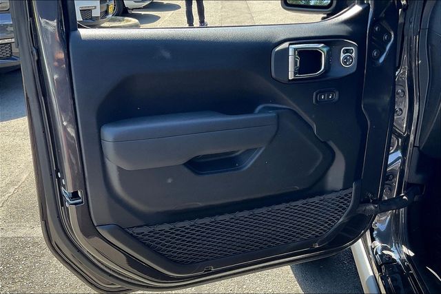 2025 Jeep Wrangler Rubicon photo 20