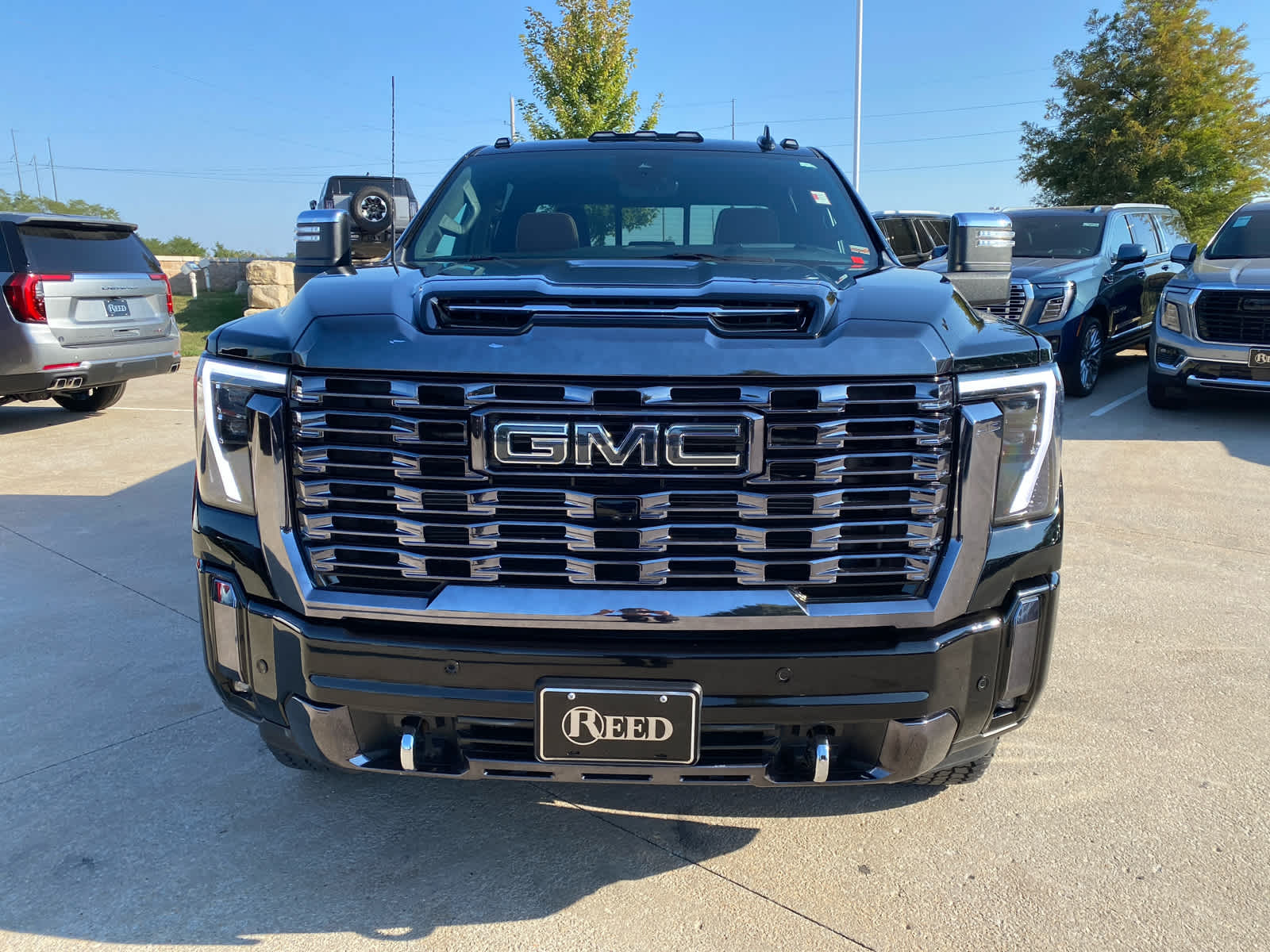 2024 Gmc Sierra HD Denali Ultimate photo 2