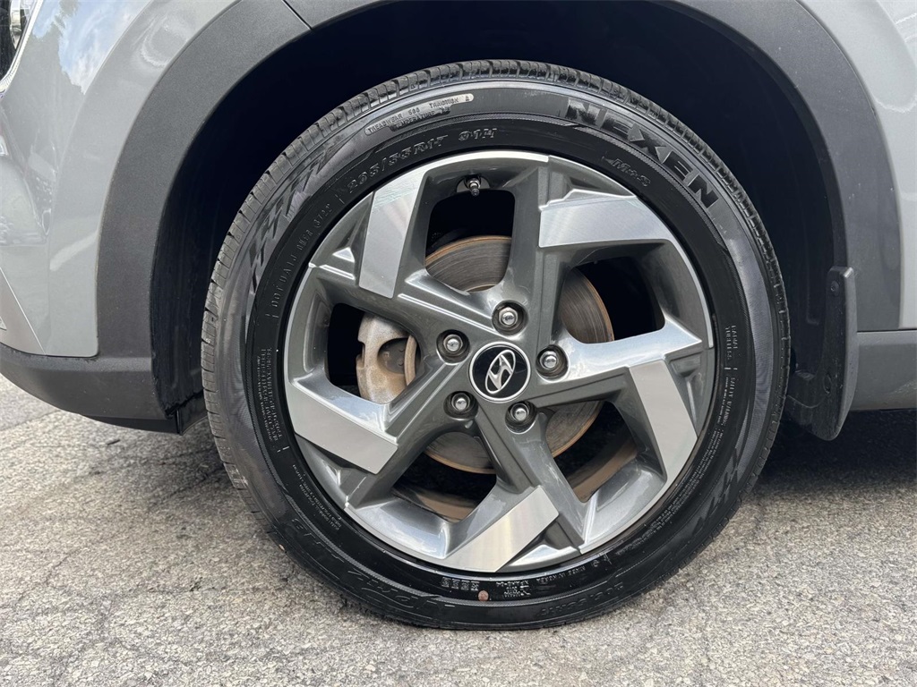 2023 Hyundai Venue Limited photo 3