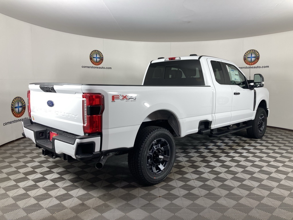 2025 Ford F-350 photo 3