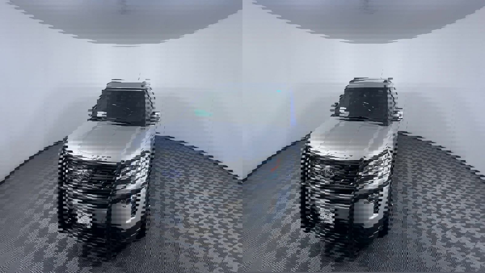 2018 Ford Explorer XLT photo 3