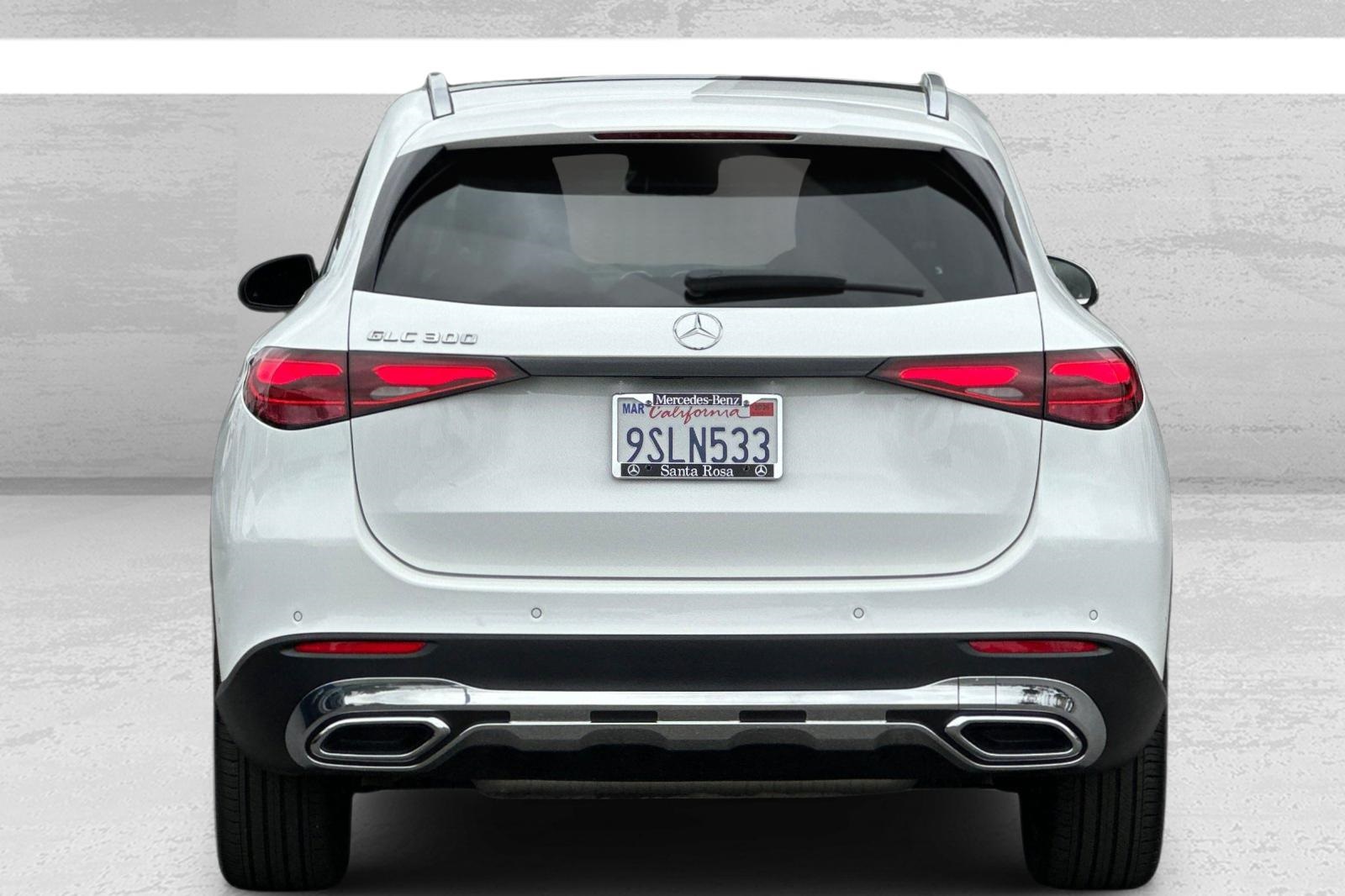 2025 Mercedes Benz GLC 300 photo 4