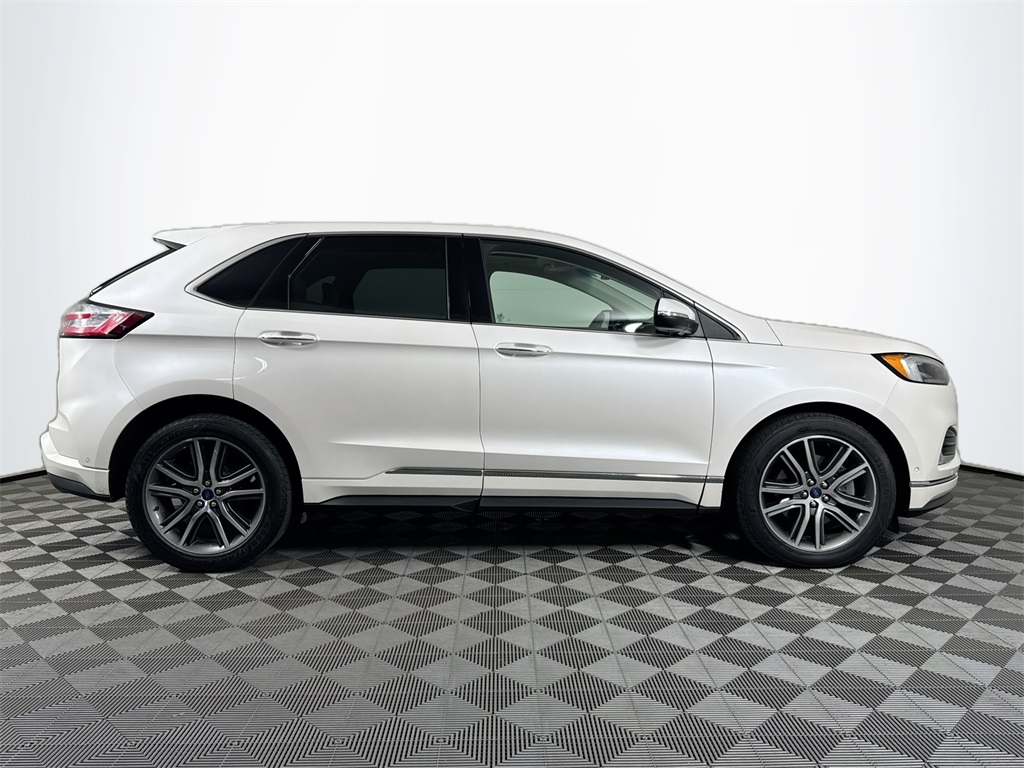 2019 Ford Edge Titanium photo 4