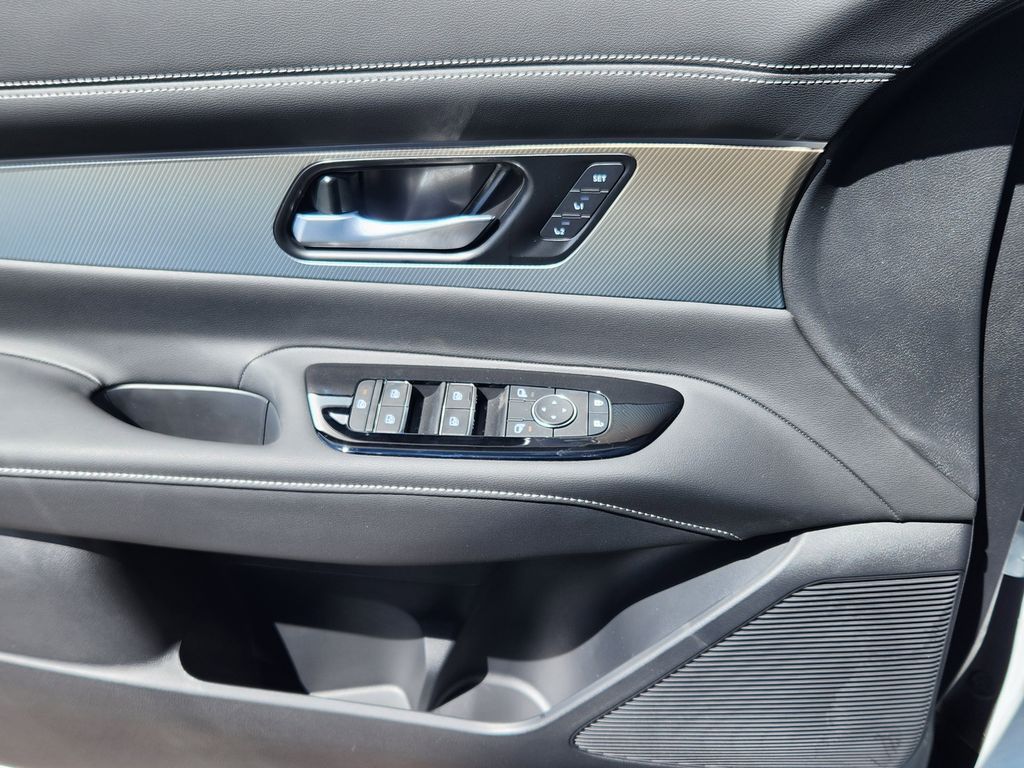 2025 Nissan Murano SL photo 10