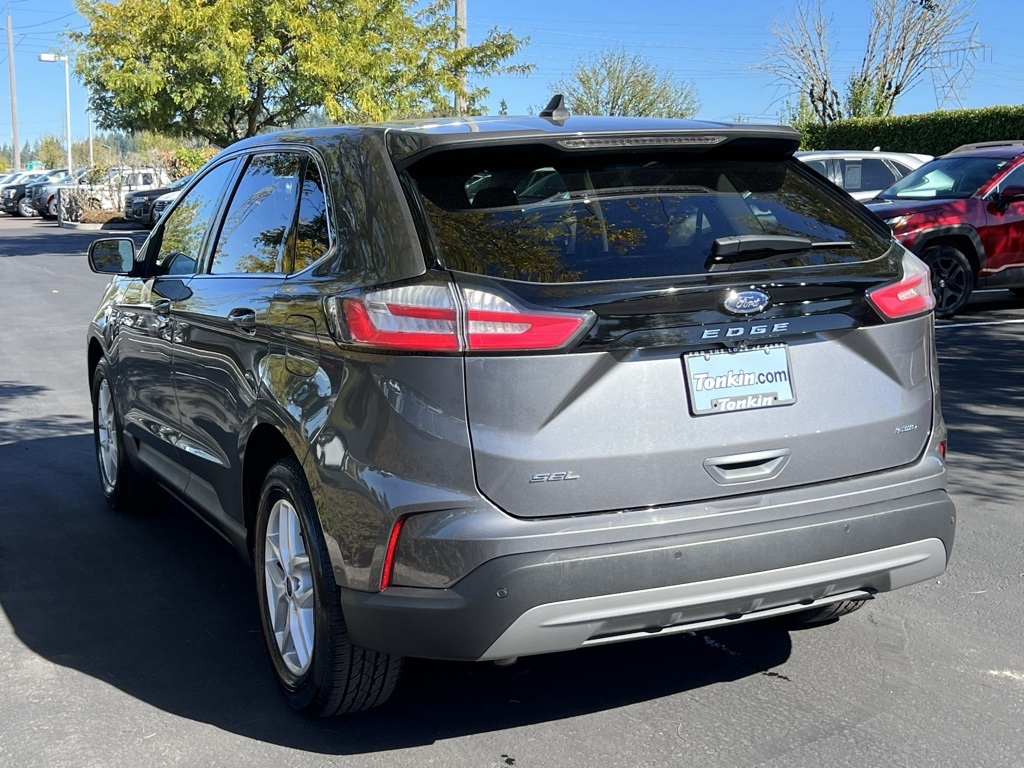 2022 Ford Edge SEL photo 4