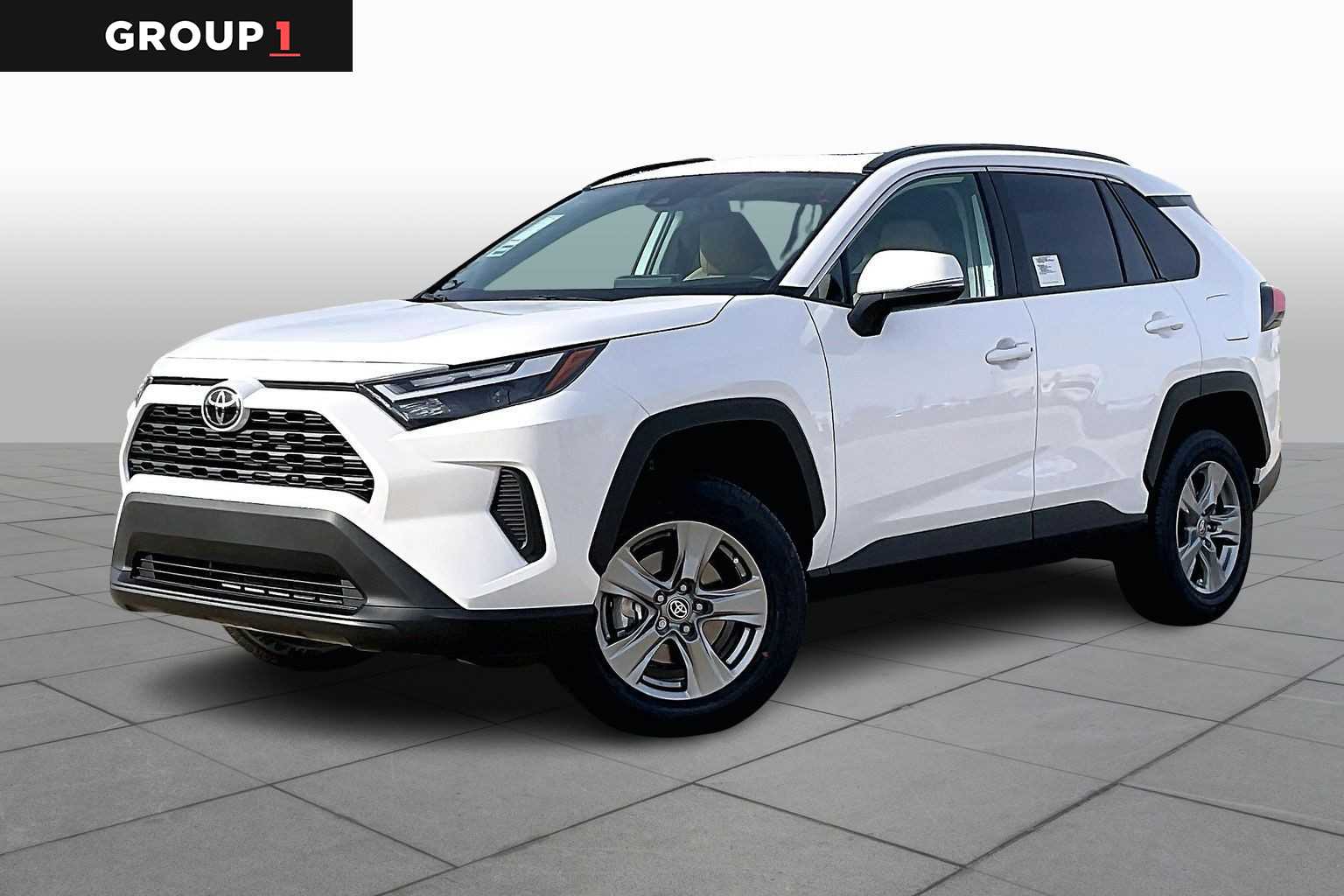 2025 Toyota RAV4 XLE's photo