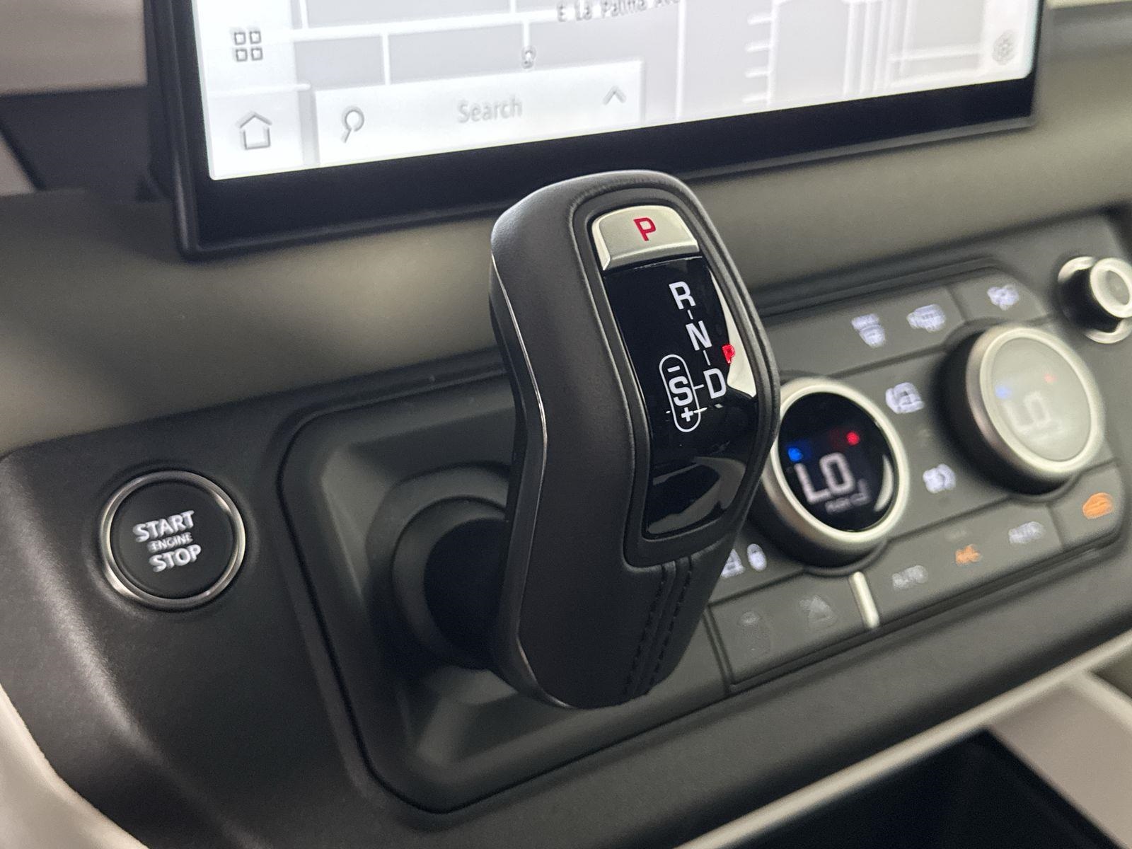 2025 Land Rover Defender 110 X-Dynamic SE photo 17