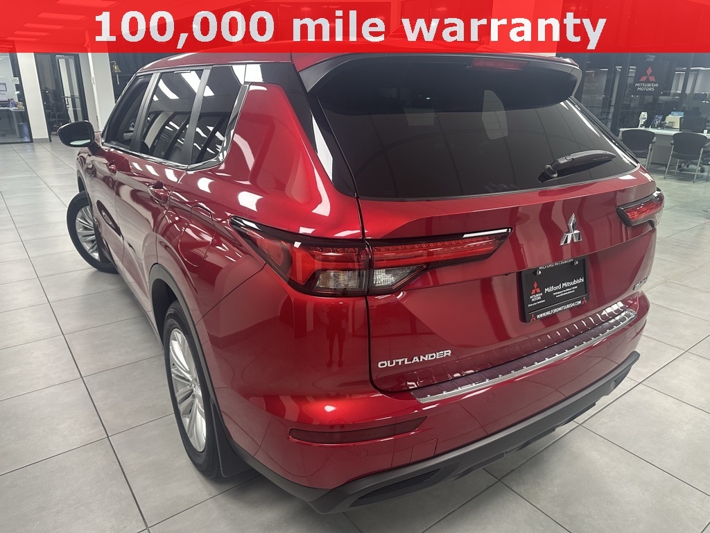 2024 Mitsubishi Outlander PHEV photo 3