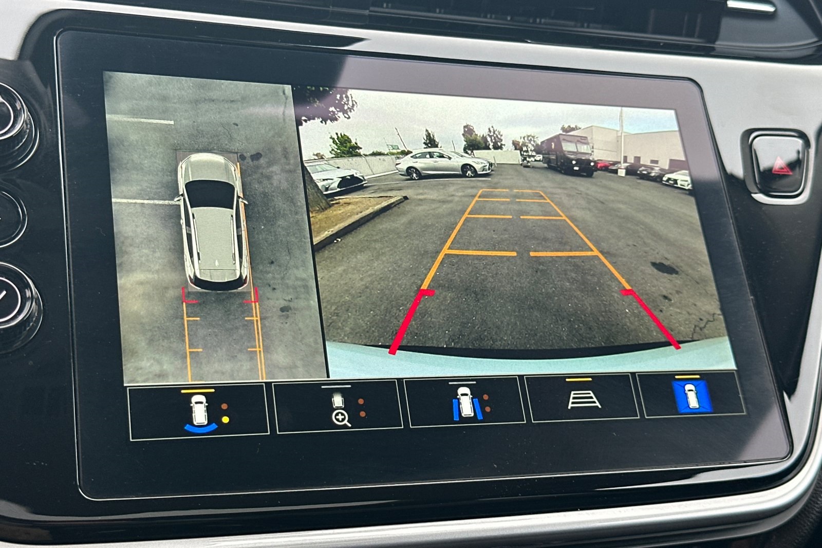 2023 Chevrolet Bolt EUV Premier photo 14