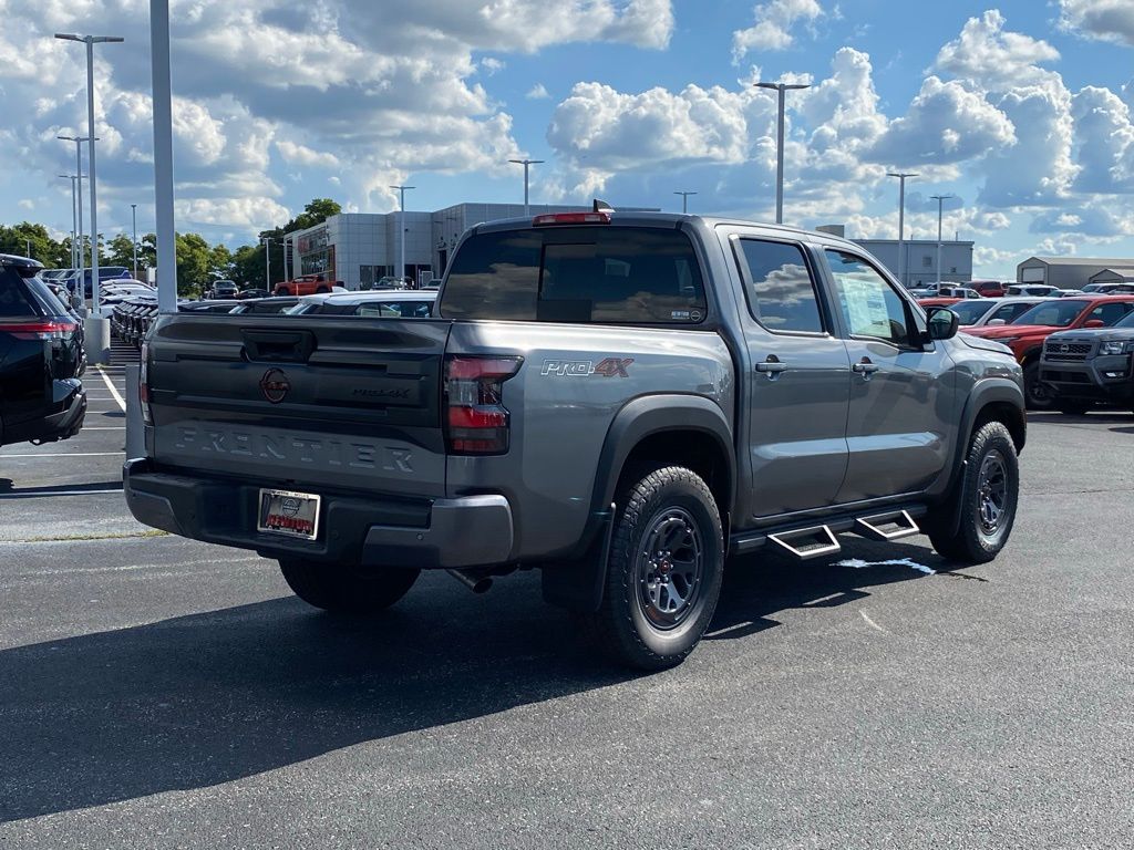 2025 Nissan Frontier PRO-4X photo 3