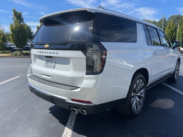 2025 Chevrolet Suburban High Country photo 4
