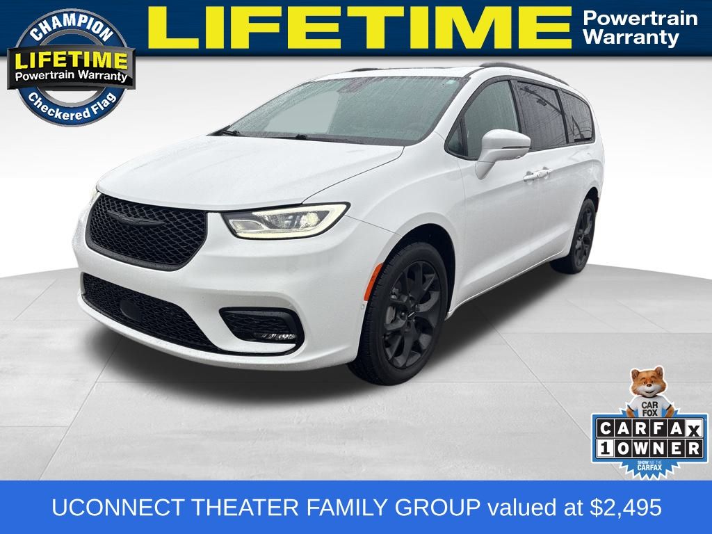 2022 Chrysler Pacifica Limited's photo