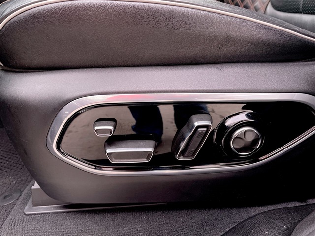 2024 Jeep Grand Cherokee L Summit photo 3