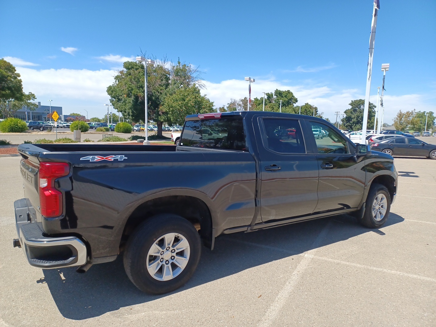 2023 Chevrolet Silverado 1500 LT photo 4