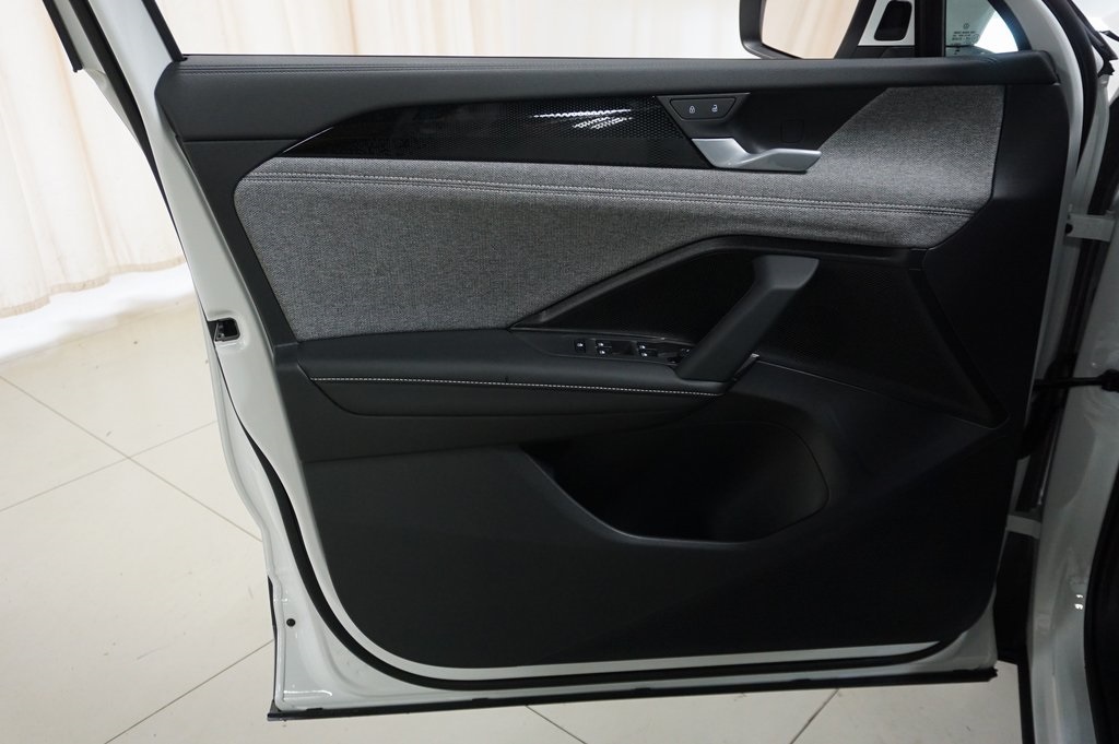 2025 Volkswagen Tiguan S photo 17