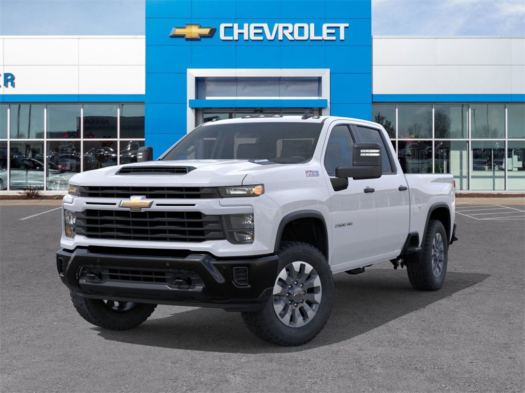 2025 Chevrolet Silverado 2500HD Custom photo 5