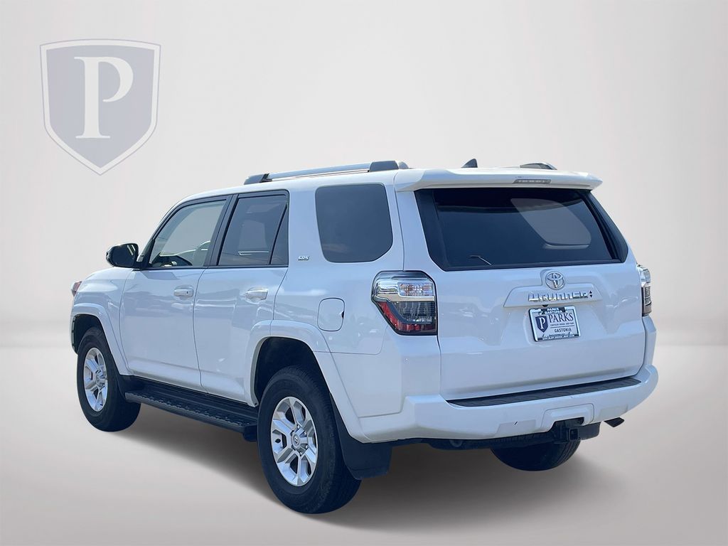 2024 Toyota 4Runner SR5 Premium photo 3