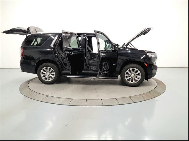 2023 Chevrolet Tahoe Premier photo 2