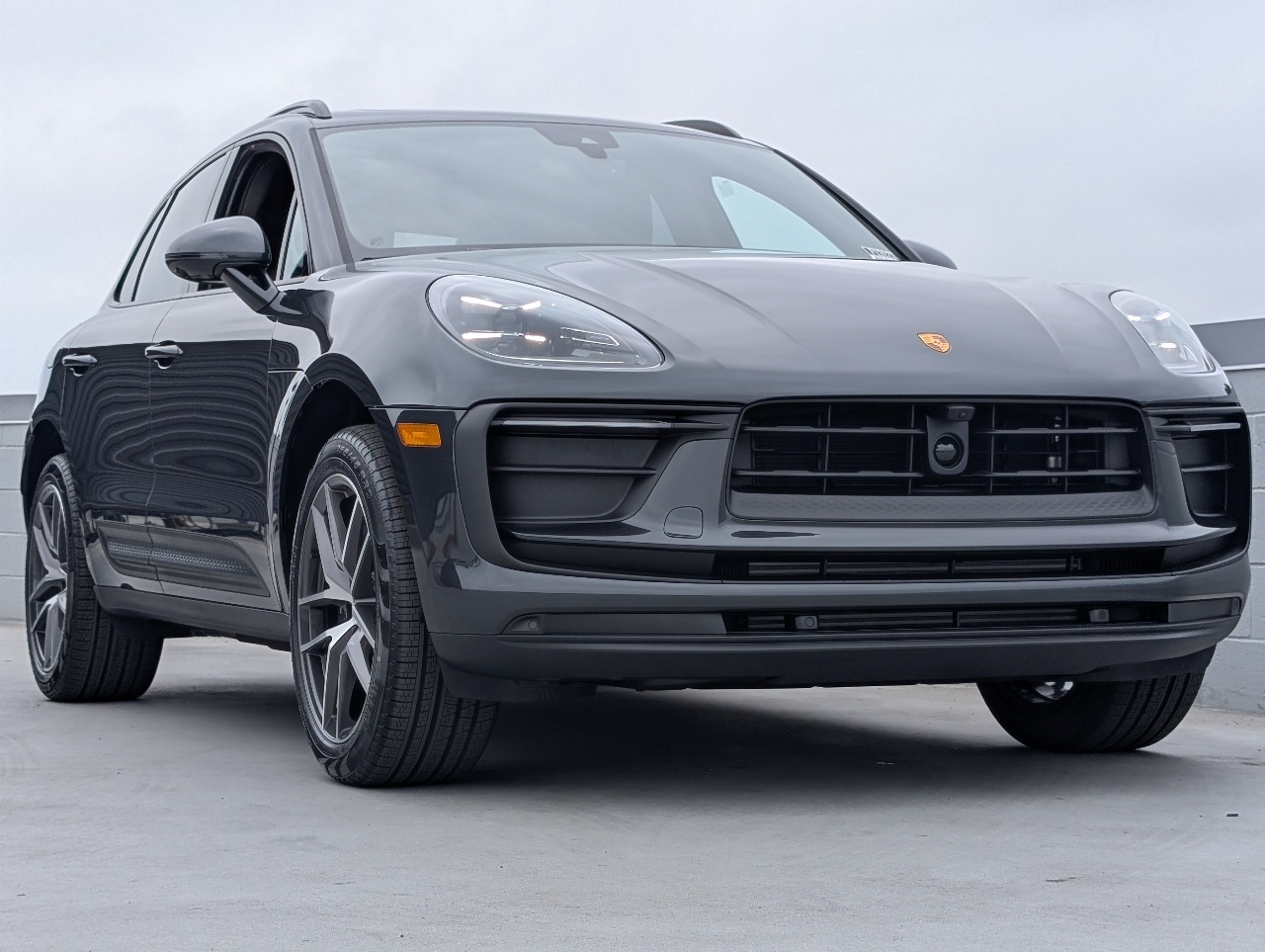 2025 Porsche Macan T photo 22