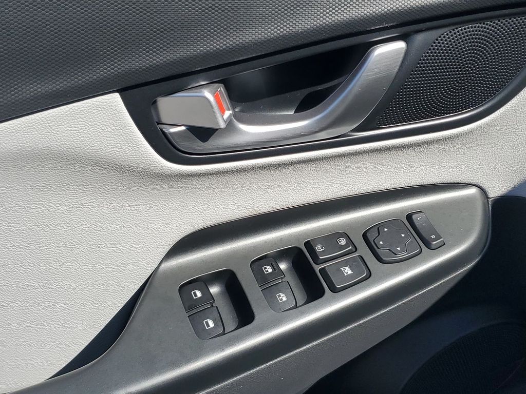2023 Hyundai Kona Limited photo 41