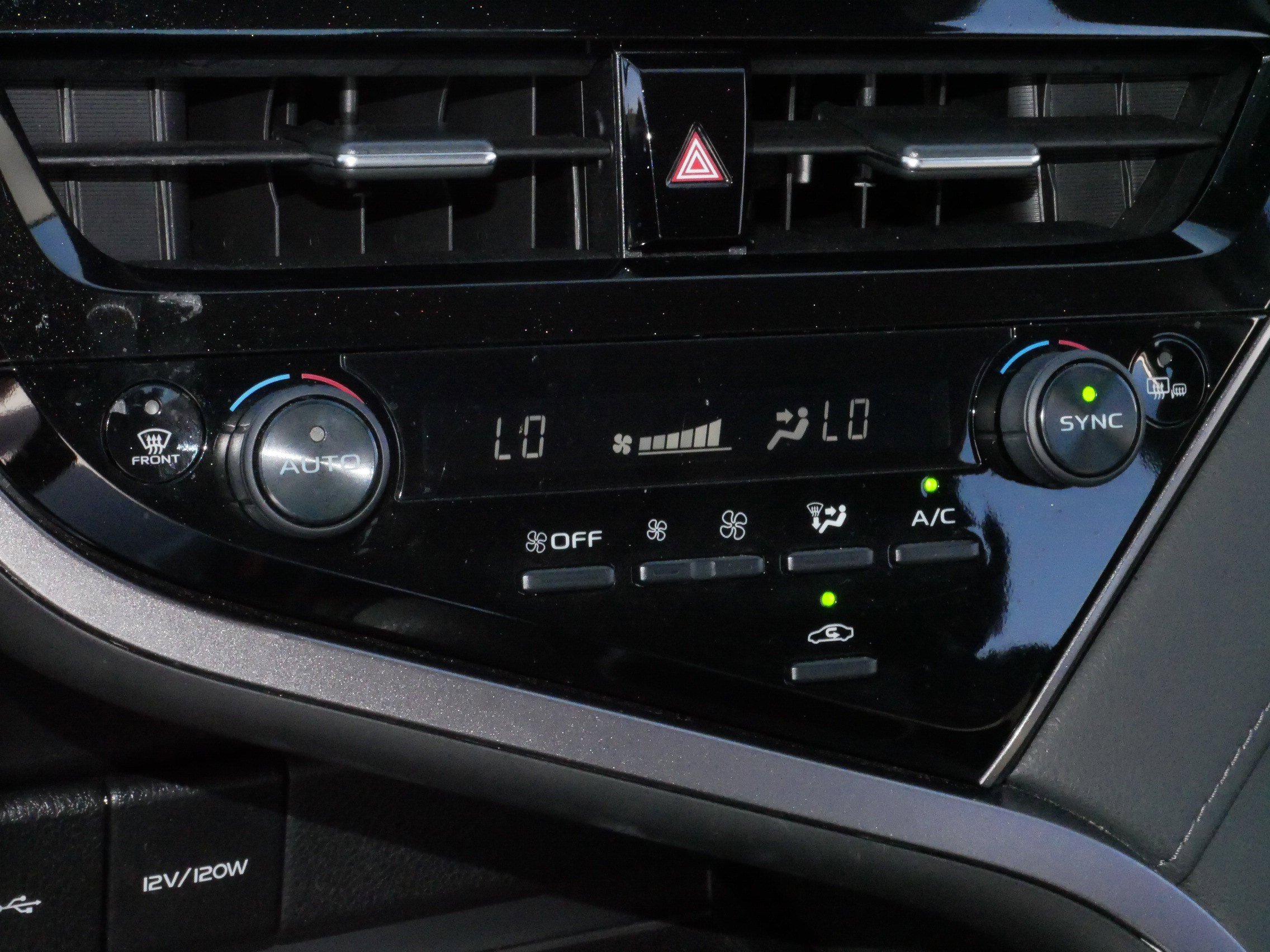 2022 Toyota Camry LE photo 21